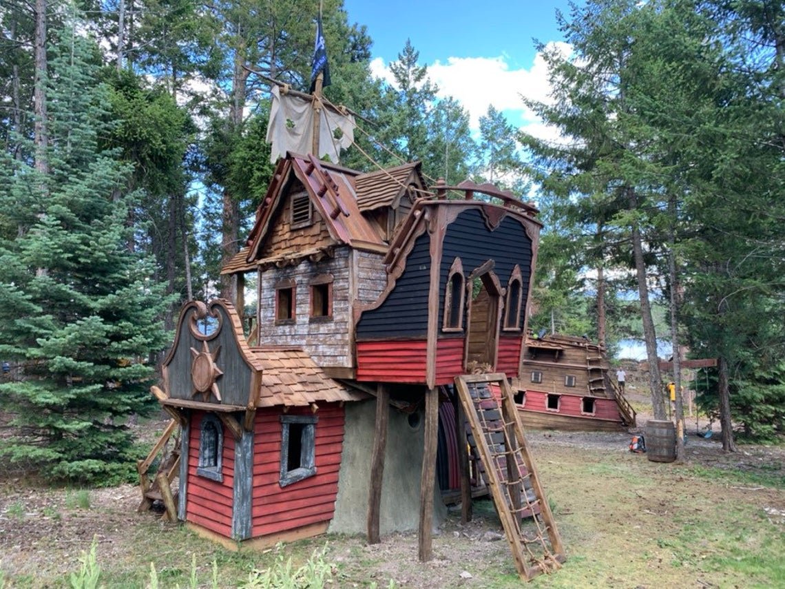 Shipwreck Tree House, A Worthy Wreck for Your Land Lubber Kid